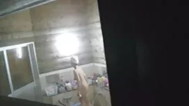 بانوی ژاپنی در لباس  ...