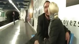 مادرش, دوست پسر دانل ...