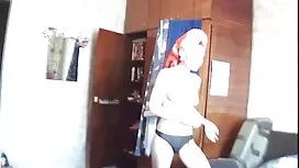 او نشان داد پاها, زی ...