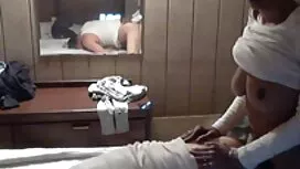 او یک مادر با یک مرب ...