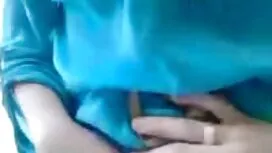 مردی که در ورق آبی د ...