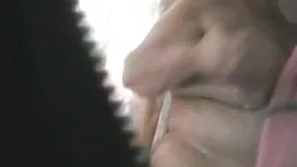 یک دختر لاغر برچسب د ...